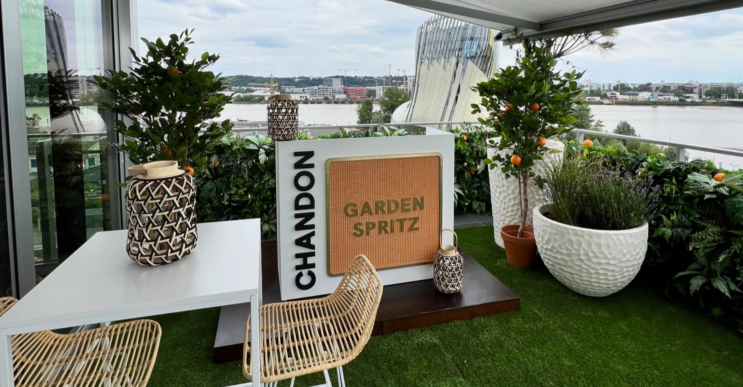 Chandon Garden Spritz - Gina bar rooftop - Hôtel Renaissance Bordeaux